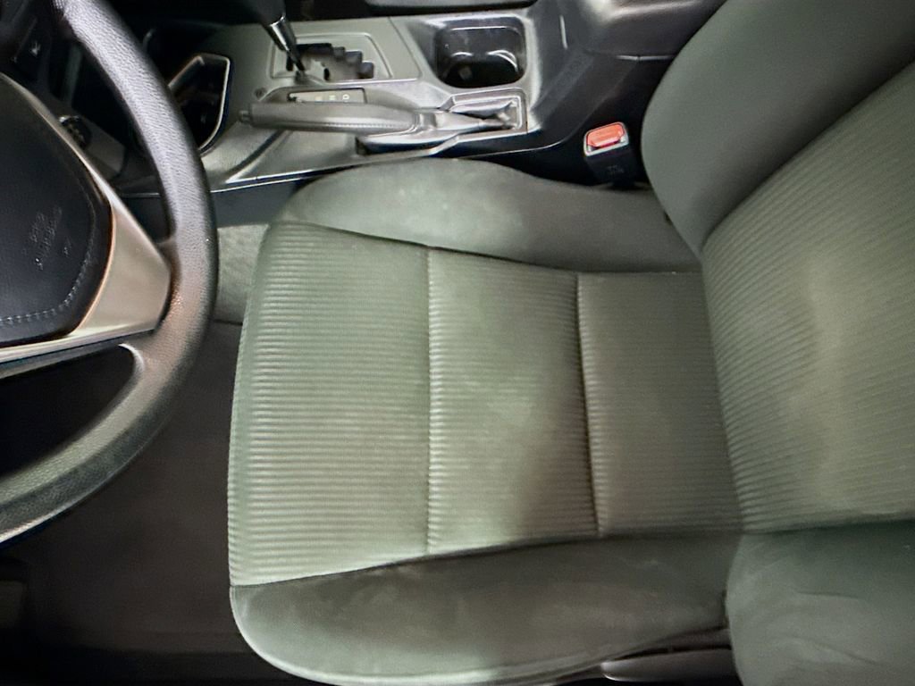 Used 2017 Toyota RAV4 LE FWD image 17