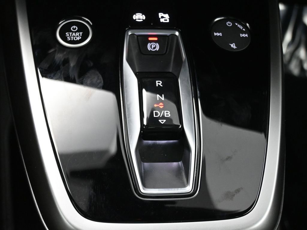 Used 2024 Audi Q4 e-tron Premium Plus w/ Premium Plus AWD/4WD image 17