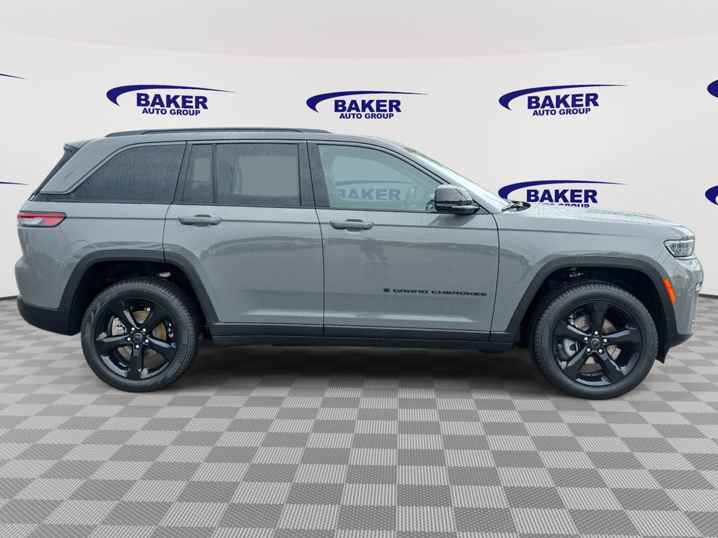 New 2027 Jeep Grand Cherokee Limited w/ Limited Altitude Package AWD/4WD image 2