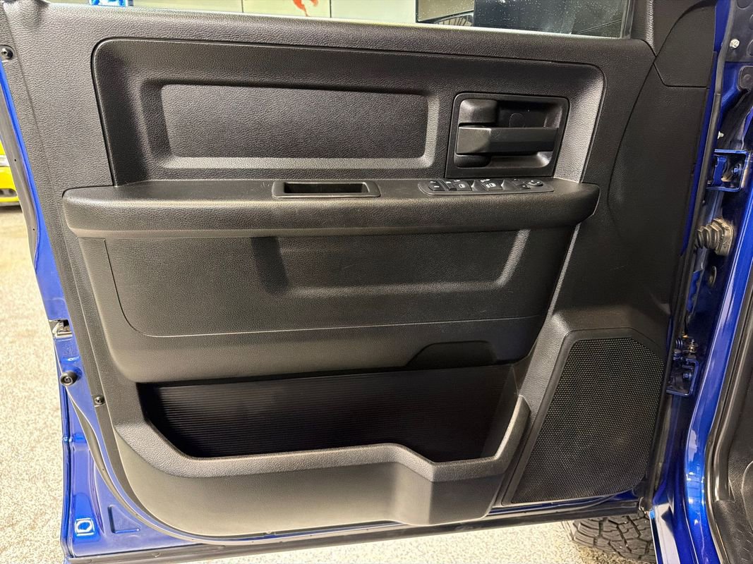 Used 2018 RAM 2500 Tradesman w/ Chrome Appearance Group AWD/4WD image 16