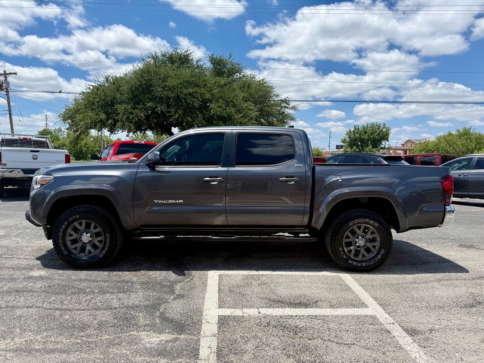 Used 2018 Toyota Tacoma SR5 AWD/4WD image 6