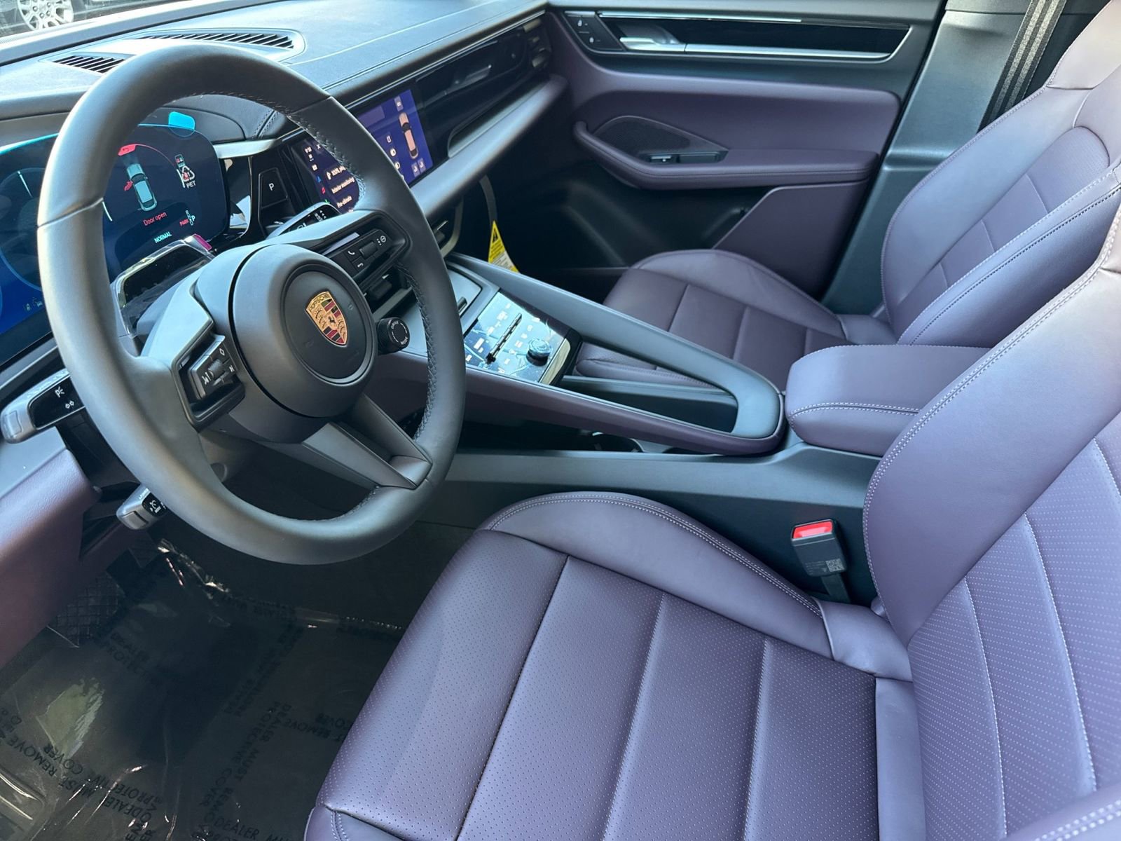 New 2026 Porsche Macan 4 Electric image 4