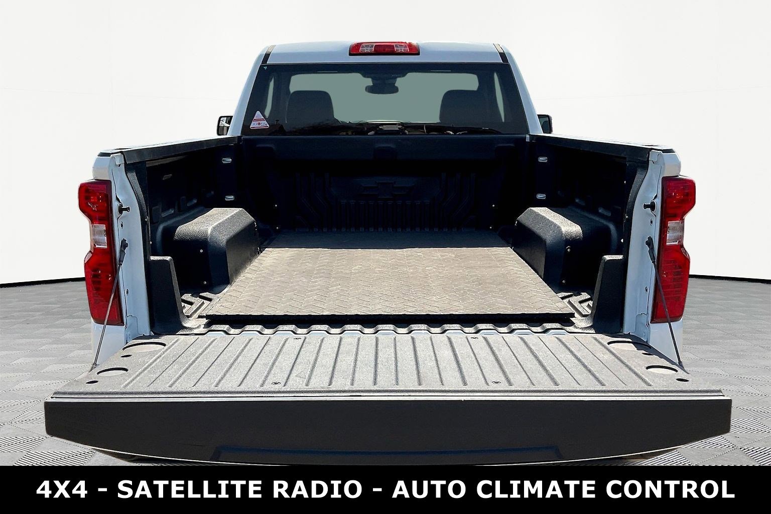 Used 2025 Chevrolet Silverado 1500 W/T w/ WT Value Package image 7