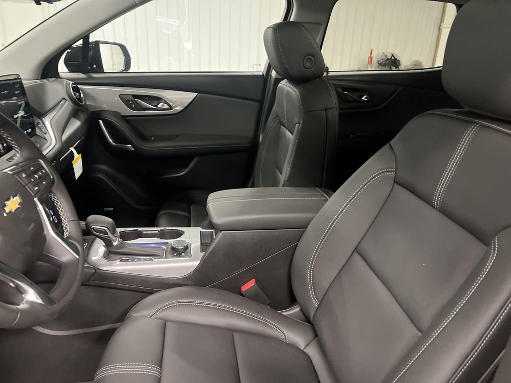 New 2026 Chevrolet Blazer LT w/ Sound & Technology Package AWD/4WD image 12