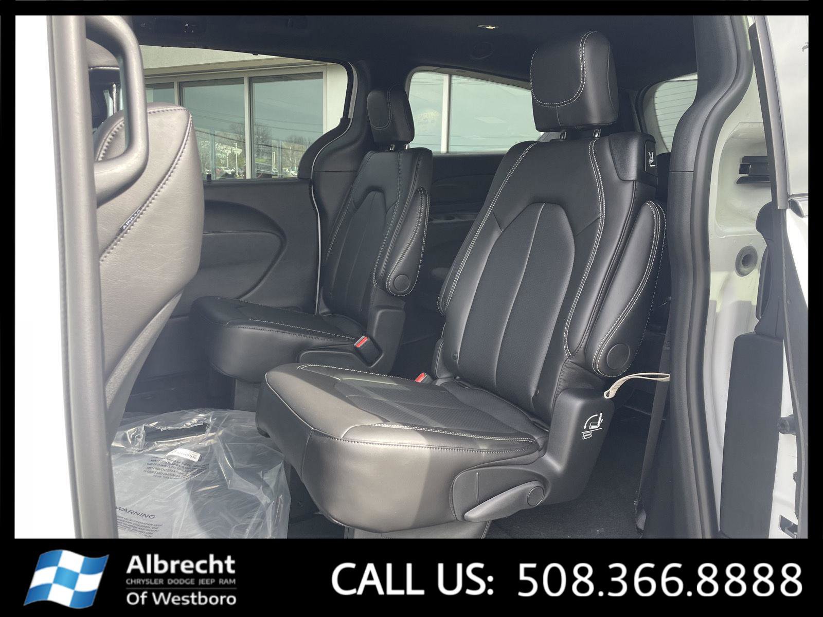 New 2026 Chrysler Pacifica Select w/ S Appearance Package image 12