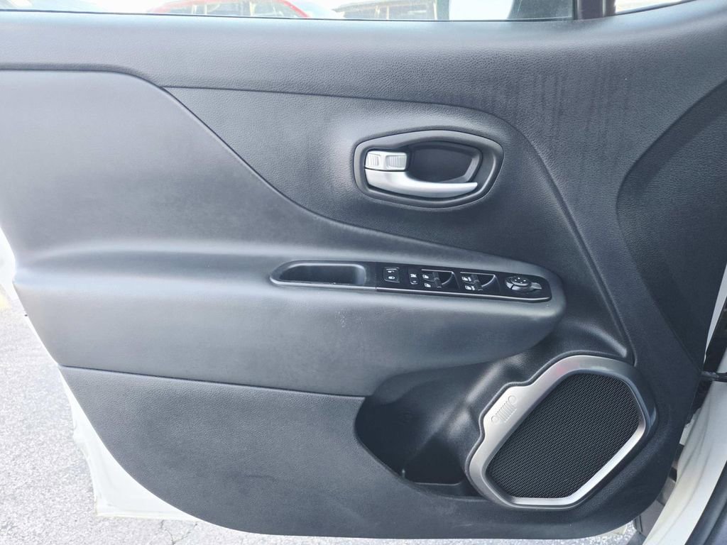 Used 2020 Jeep Renegade Limited image 35