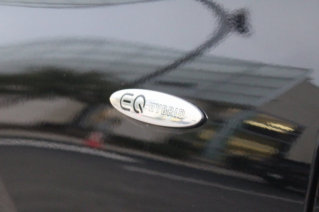 Used 2025 Mercedes-Benz GLC 350e 4MATIC image 10