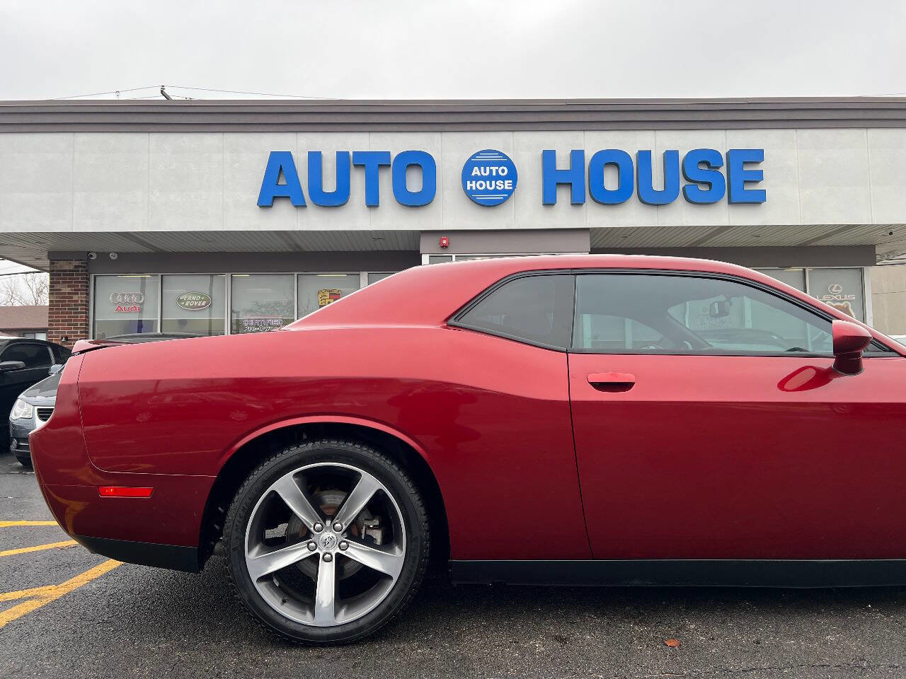 Used 2014 Dodge Challenger R/T image 32