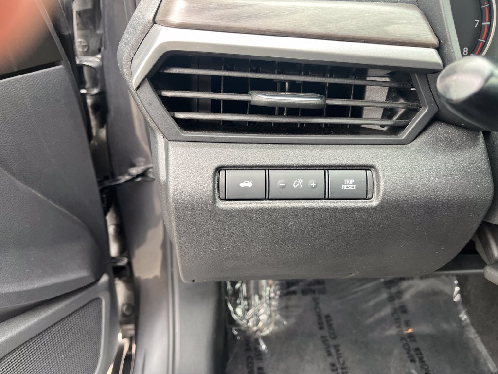 Used 2025 Nissan Altima 2.5 SV FWD image 32