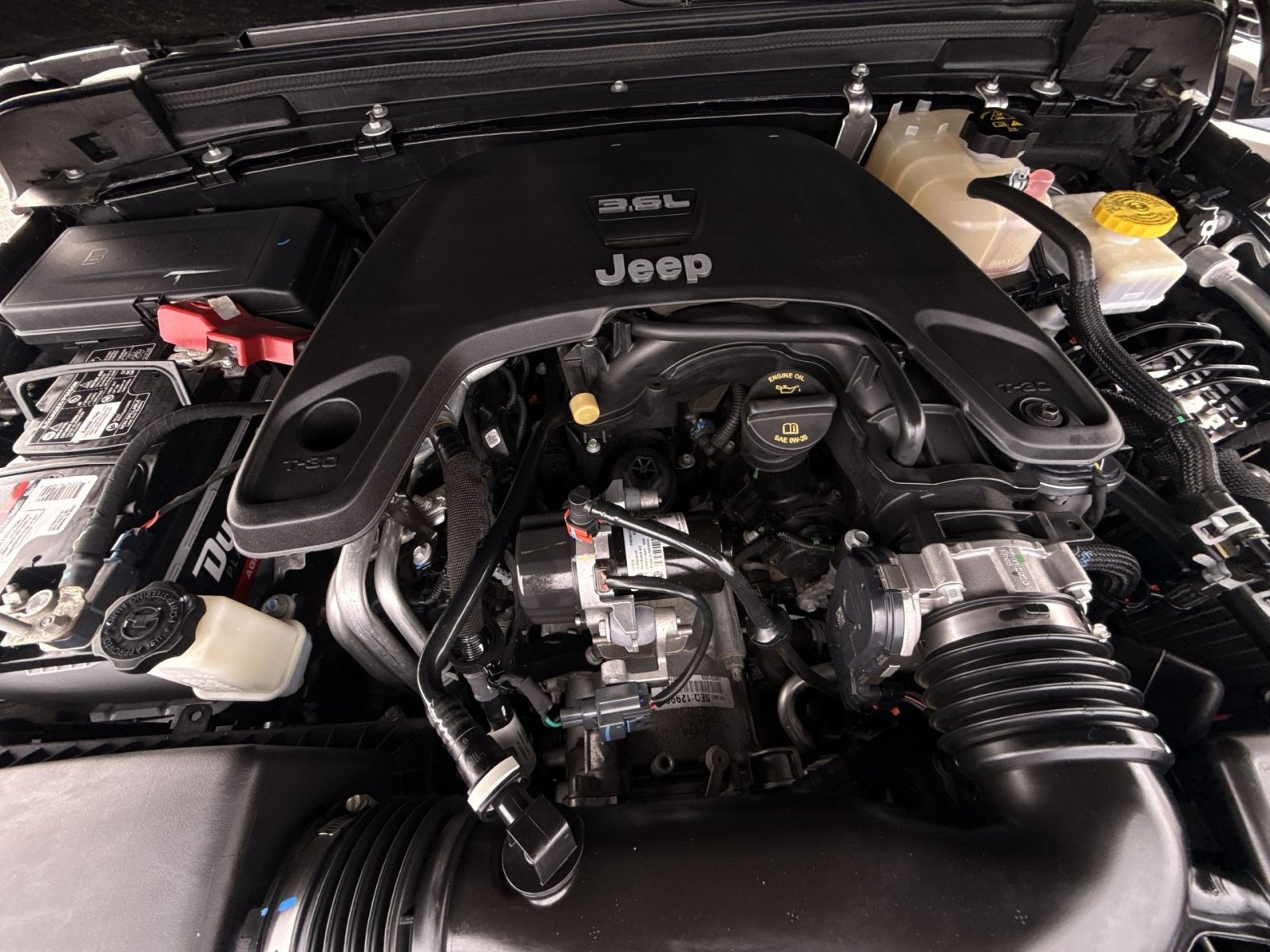 Used 2020 Jeep Wrangler Unlimited Sahara AWD/4WD image 28
