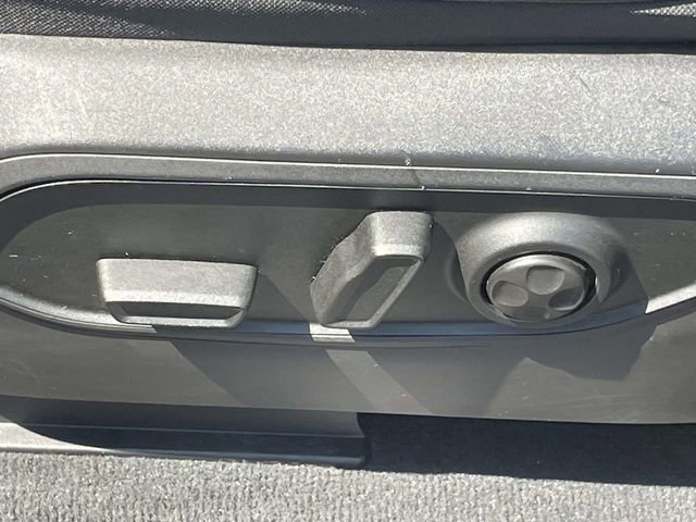 Used 2024 Jeep Grand Cherokee L Laredo image 14