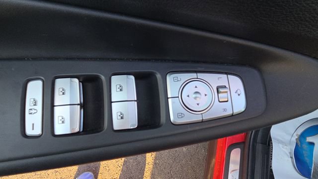 Used 2023 Hyundai Santa Fe Calligraphy image 30