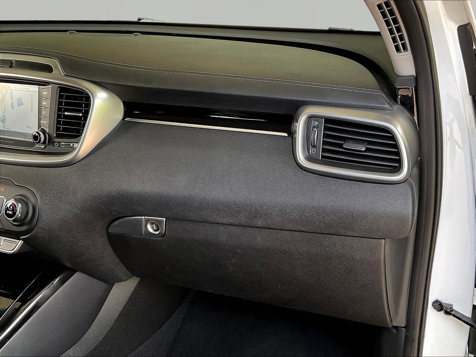 Used 2019 Kia Sorento SX FWD image 27