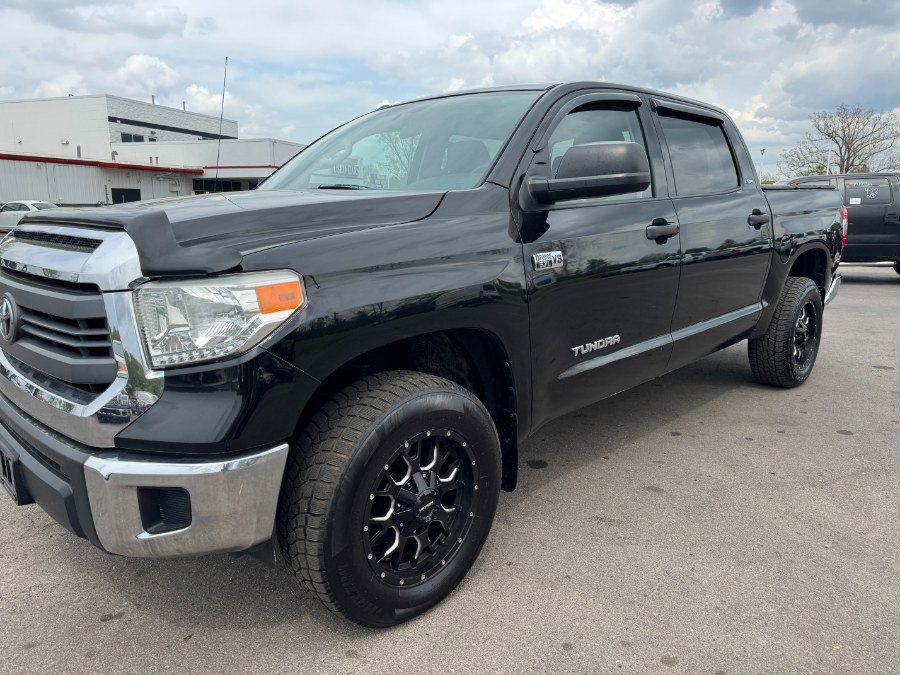 Used 2015 Toyota Tundra SR5 AWD/4WD image 9