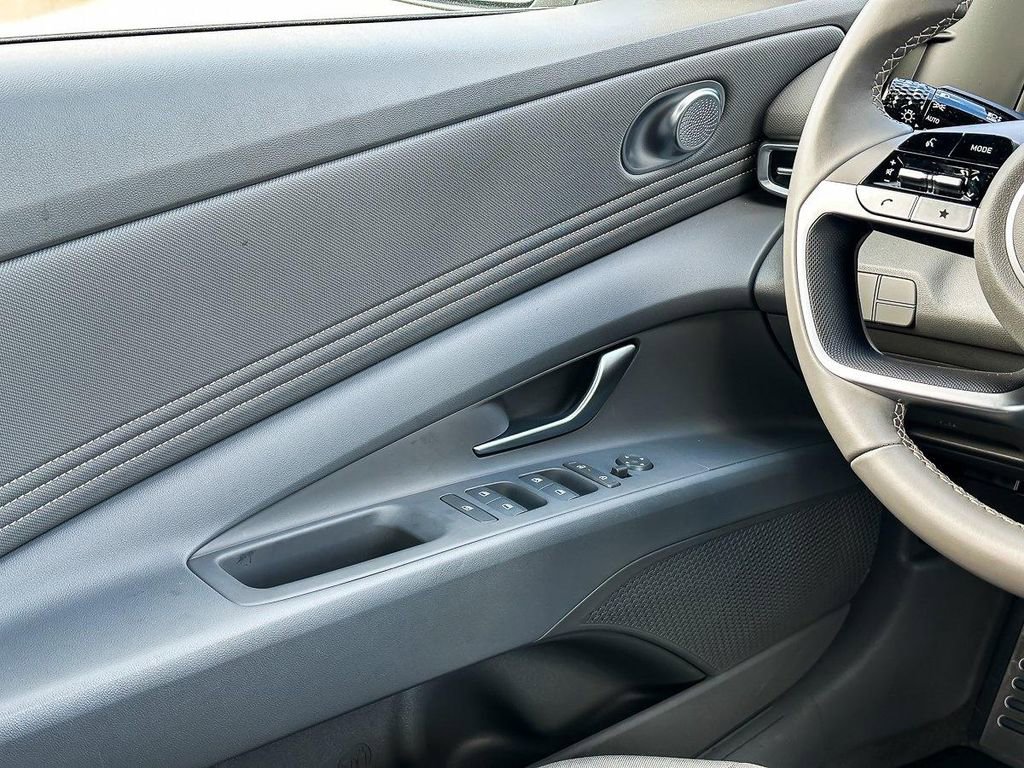 Used 2025 Hyundai Elantra Sport w/ Cargo Package image 26