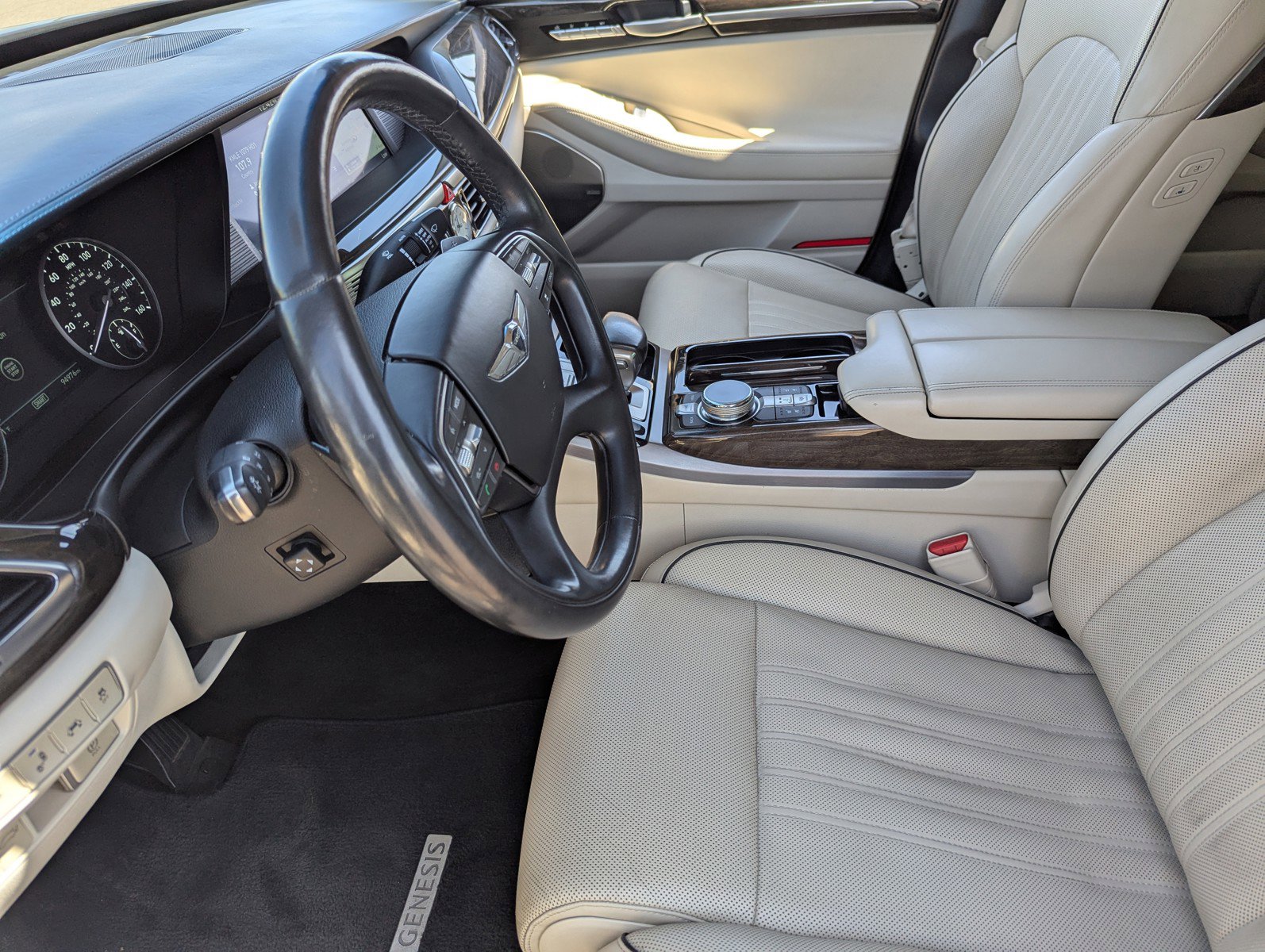 Used 2018 Genesis G90 3.3T Premium image 26