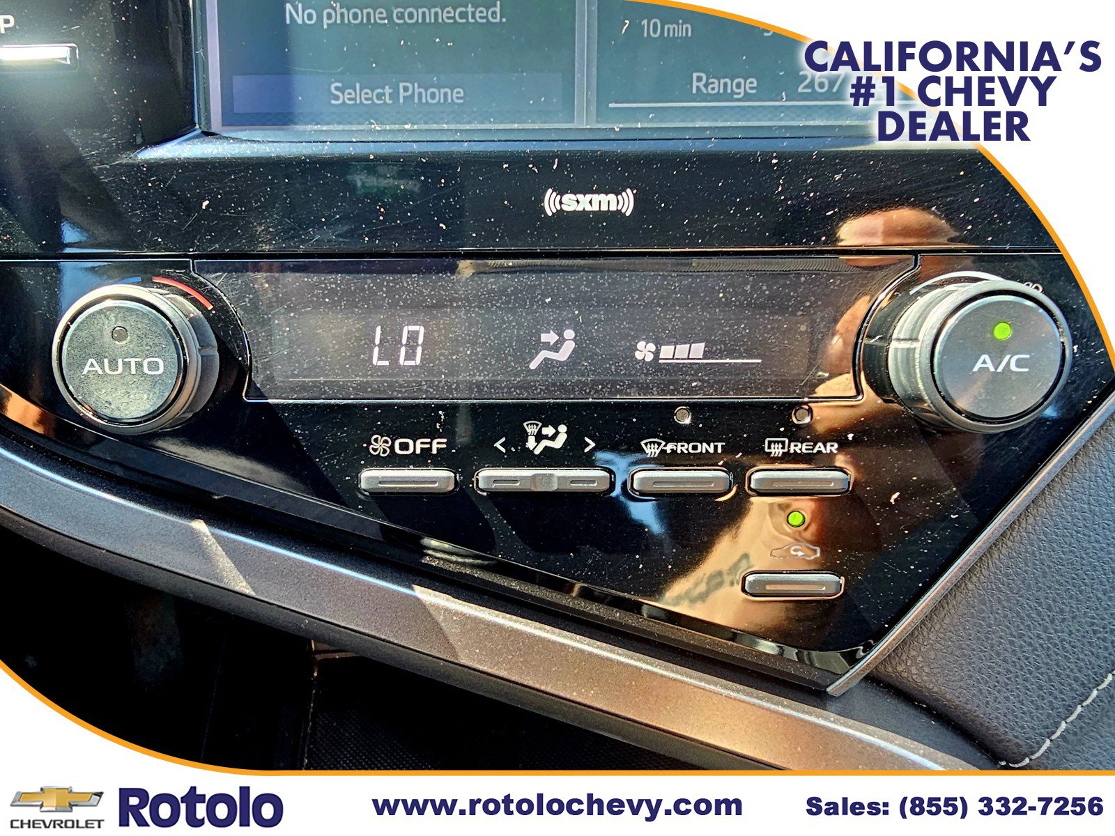 Used 2020 Toyota Camry SE w/ Carpet Mat Package image 22