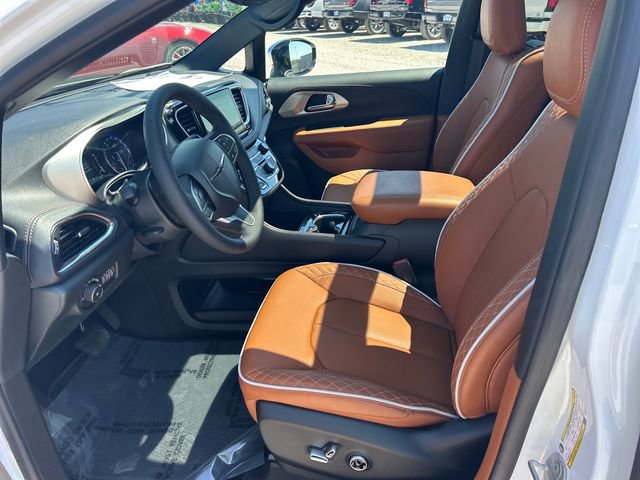 New 2026 Chrysler Pacifica Pinnacle image 9