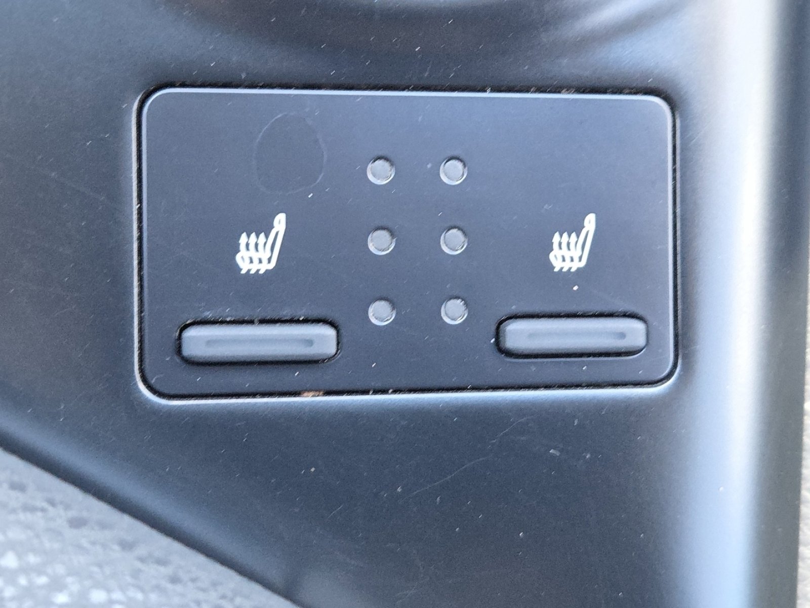 Used 2018 Toyota Camry XSE image 8