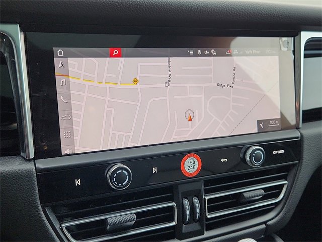 Used 2025 Porsche Macan image 18