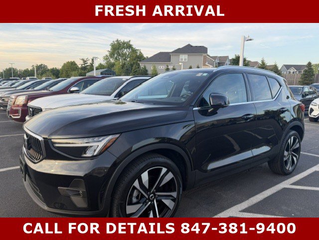 Used 2023 Volvo XC40 B5 Ultimate w/ Protection Package Premier AWD/4WD image 1