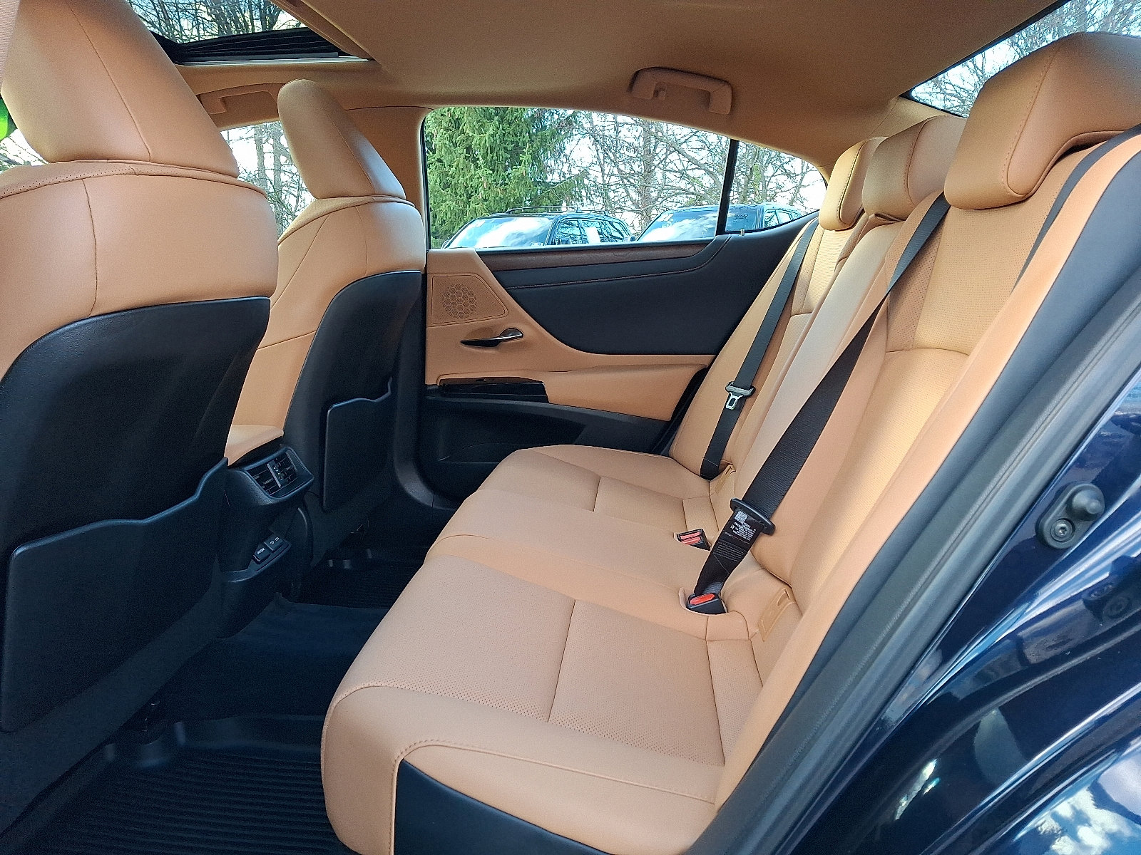 Certified 2023 Lexus ES 350 w/ Premium Package image 11