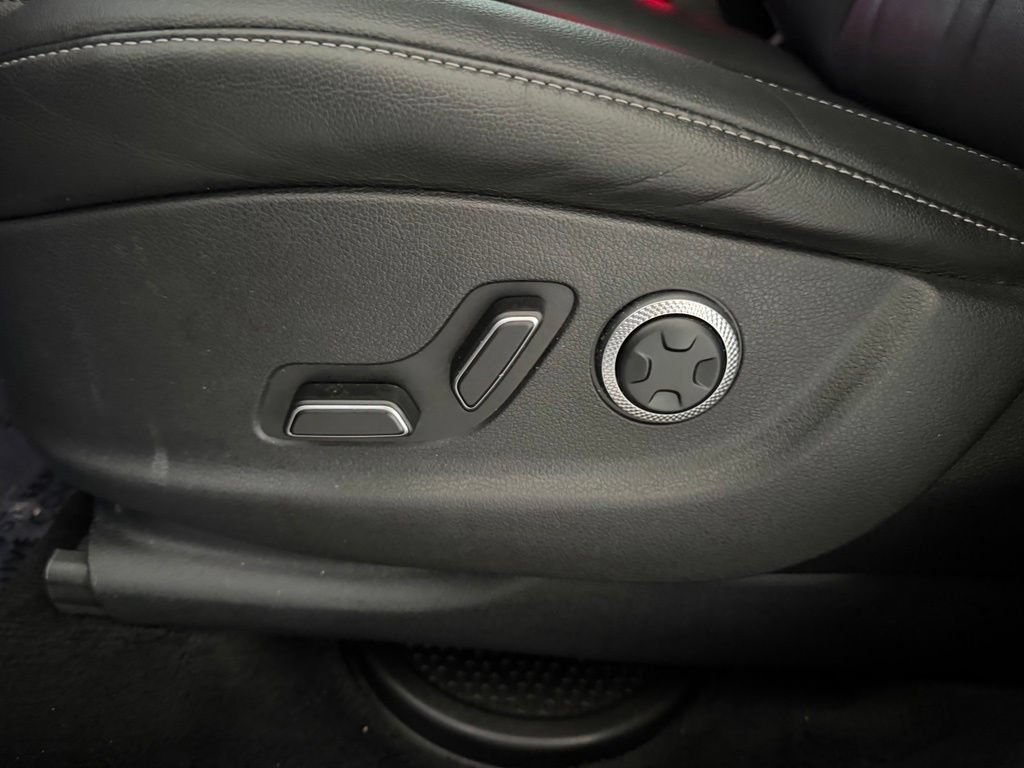 Used 2025 Genesis GV80 2.5T Standard AWD/4WD image 42