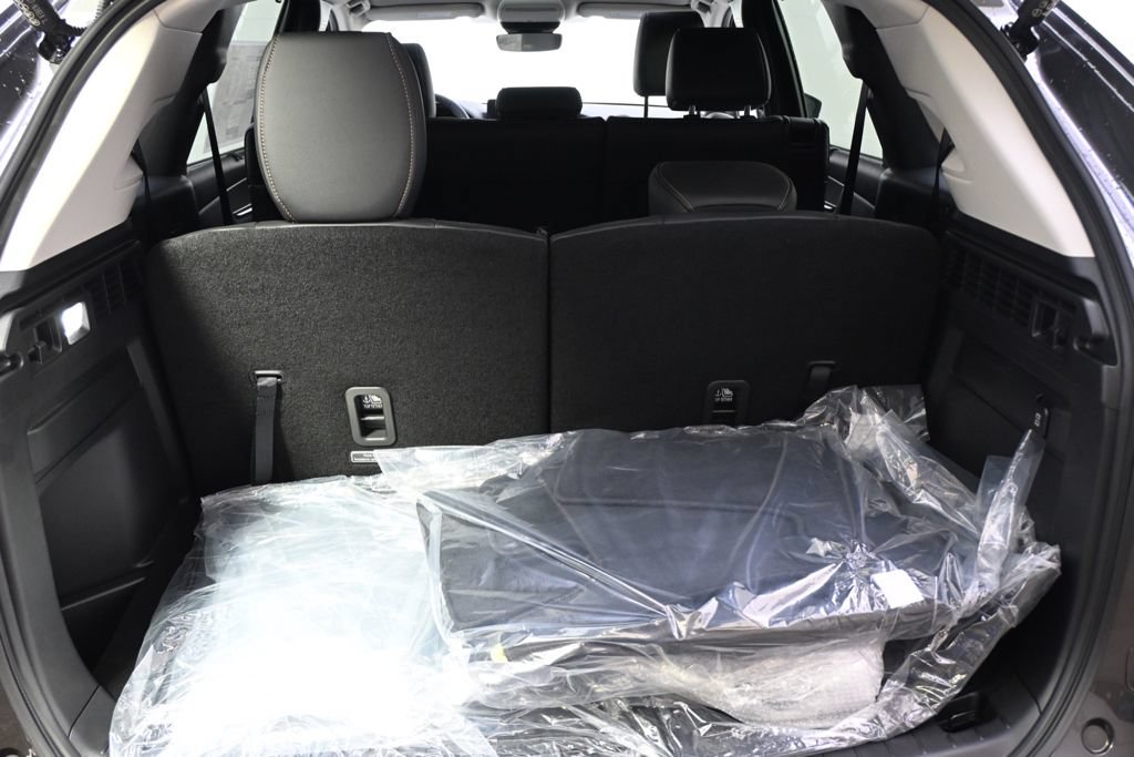 Used 2026 MAZDA CX-90 Plug-In Hybrid w/ Preferred AWD/4WD image 19
