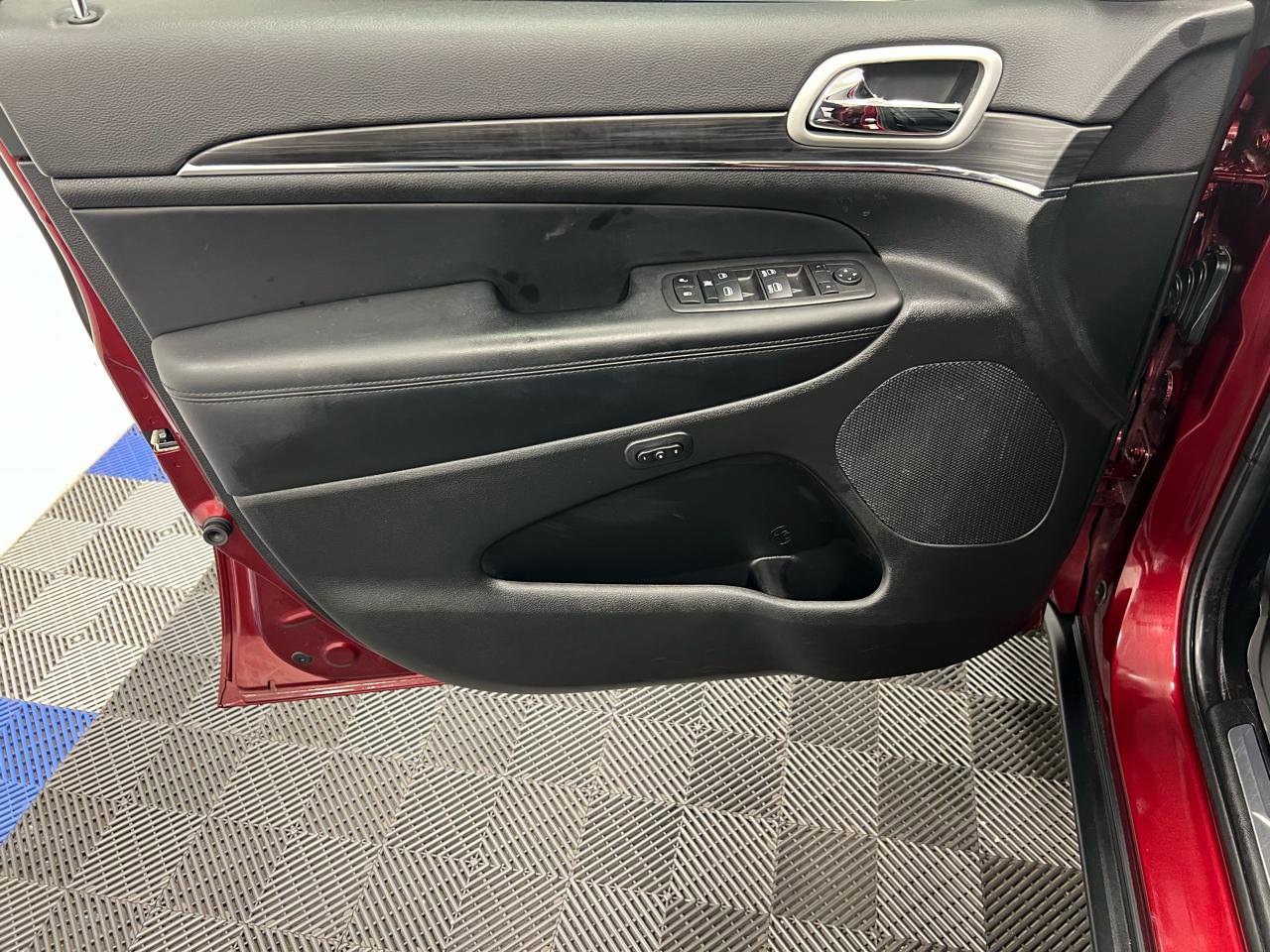 Used 2022 Jeep Grand Cherokee Limited image 5