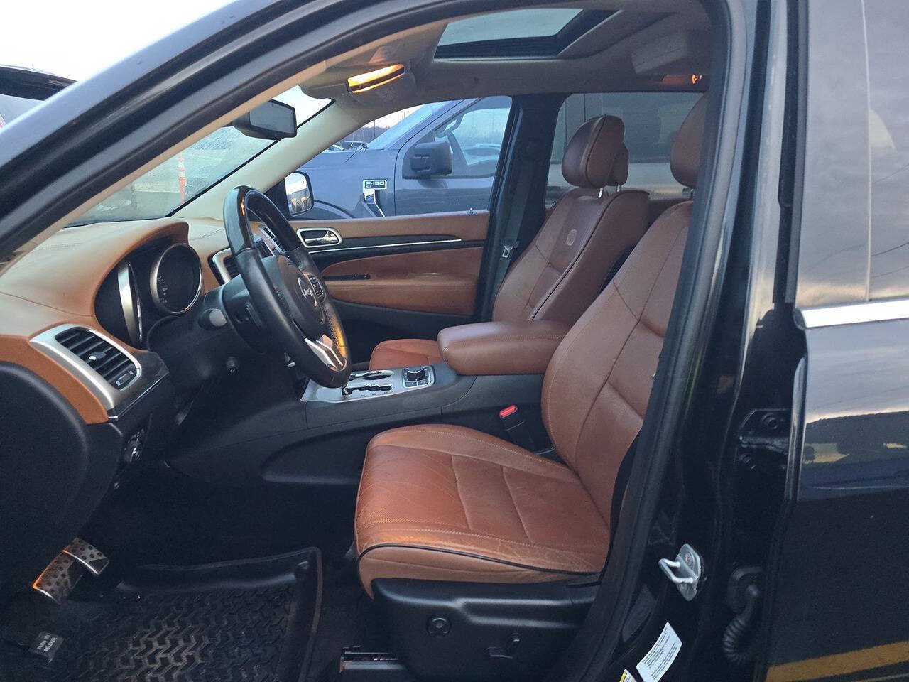 Used 2013 Jeep Grand Cherokee Overland AWD/4WD image 10