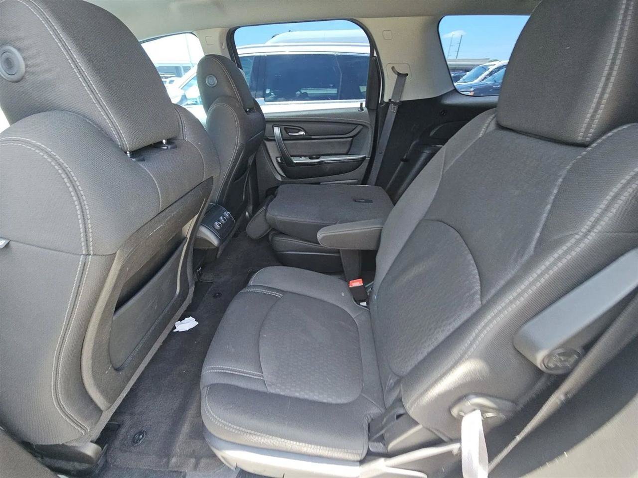 Used 2016 GMC Acadia SLE FWD image 18