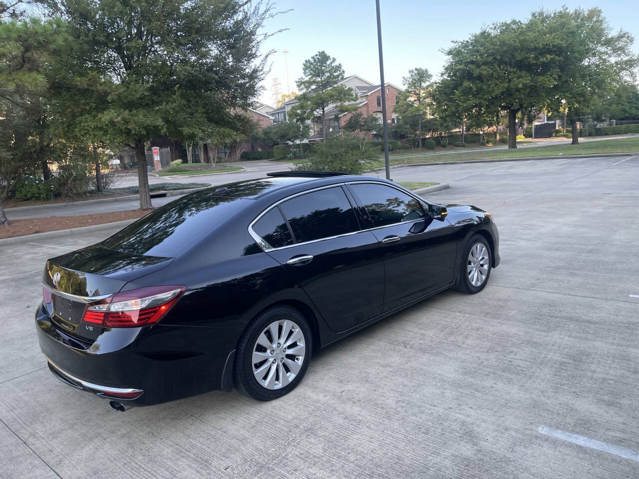 Used 2016 Honda Accord EX-L image 9