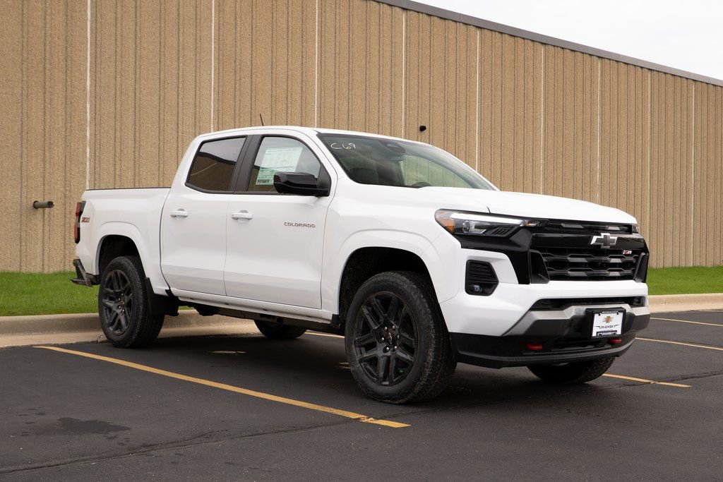 New 2025 Chevrolet Colorado Z71 w/ Technology Package image 2