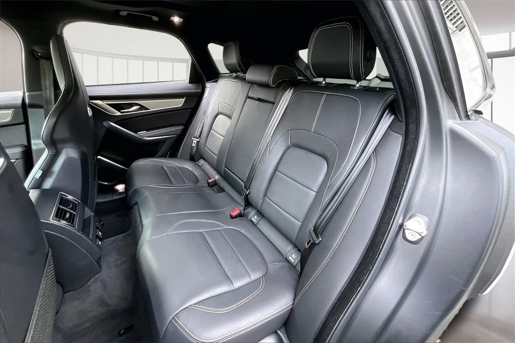 Used 2025 Jaguar F-PACE R-Dynamic S image 20