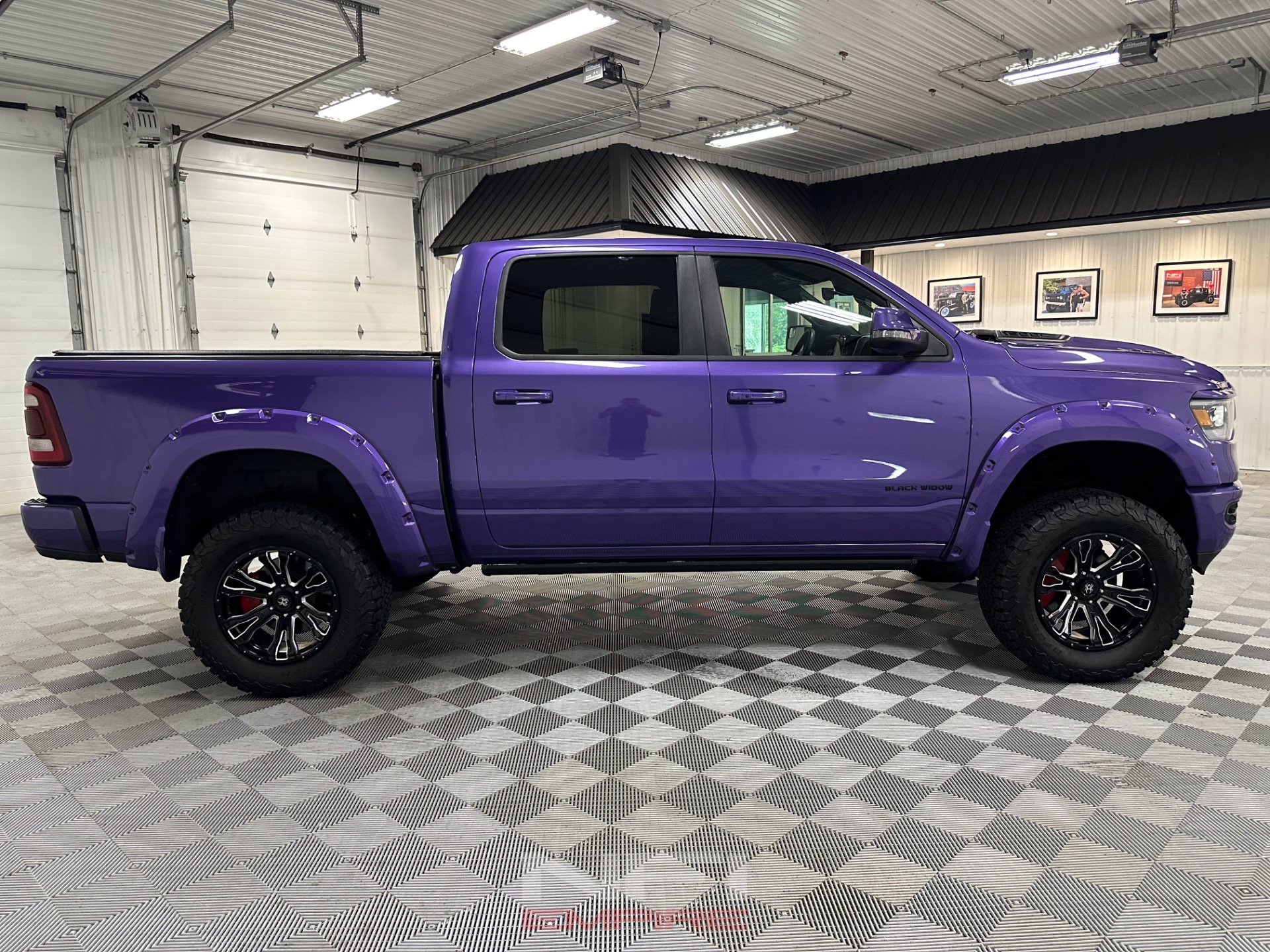 Used 2024 RAM 1500 Laramie AWD/4WD image 7