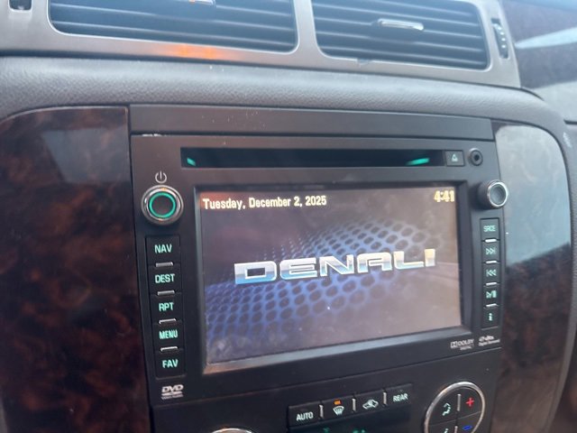 Used 2013 GMC Yukon XL Denali image 36