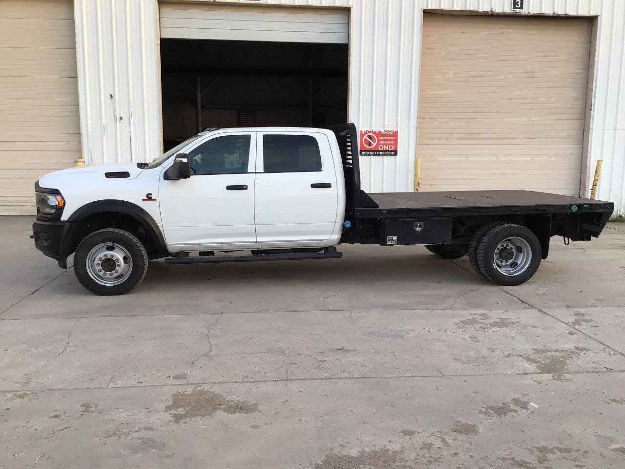 Used 2024 RAM 5500 Tradesman w/ Max Tow Package AWD/4WD image 6