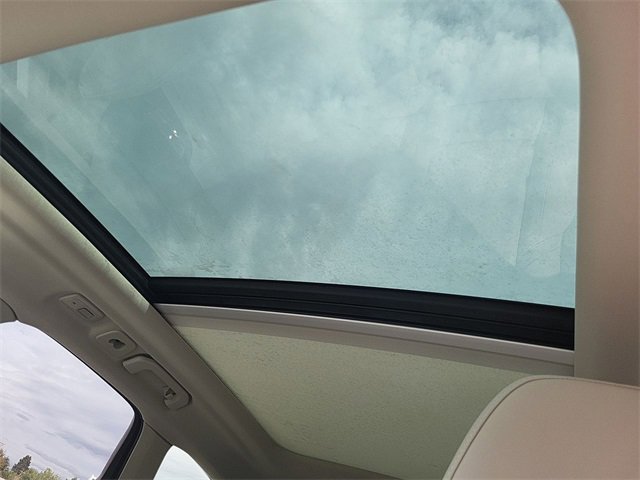 Used 2025 Volvo XC60 B5 Ultra w/ Protection Package Premier image 28