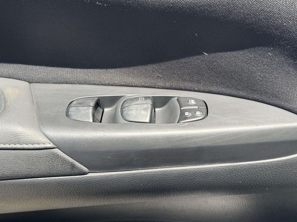 Used 2017 Nissan Sentra S FWD image 9