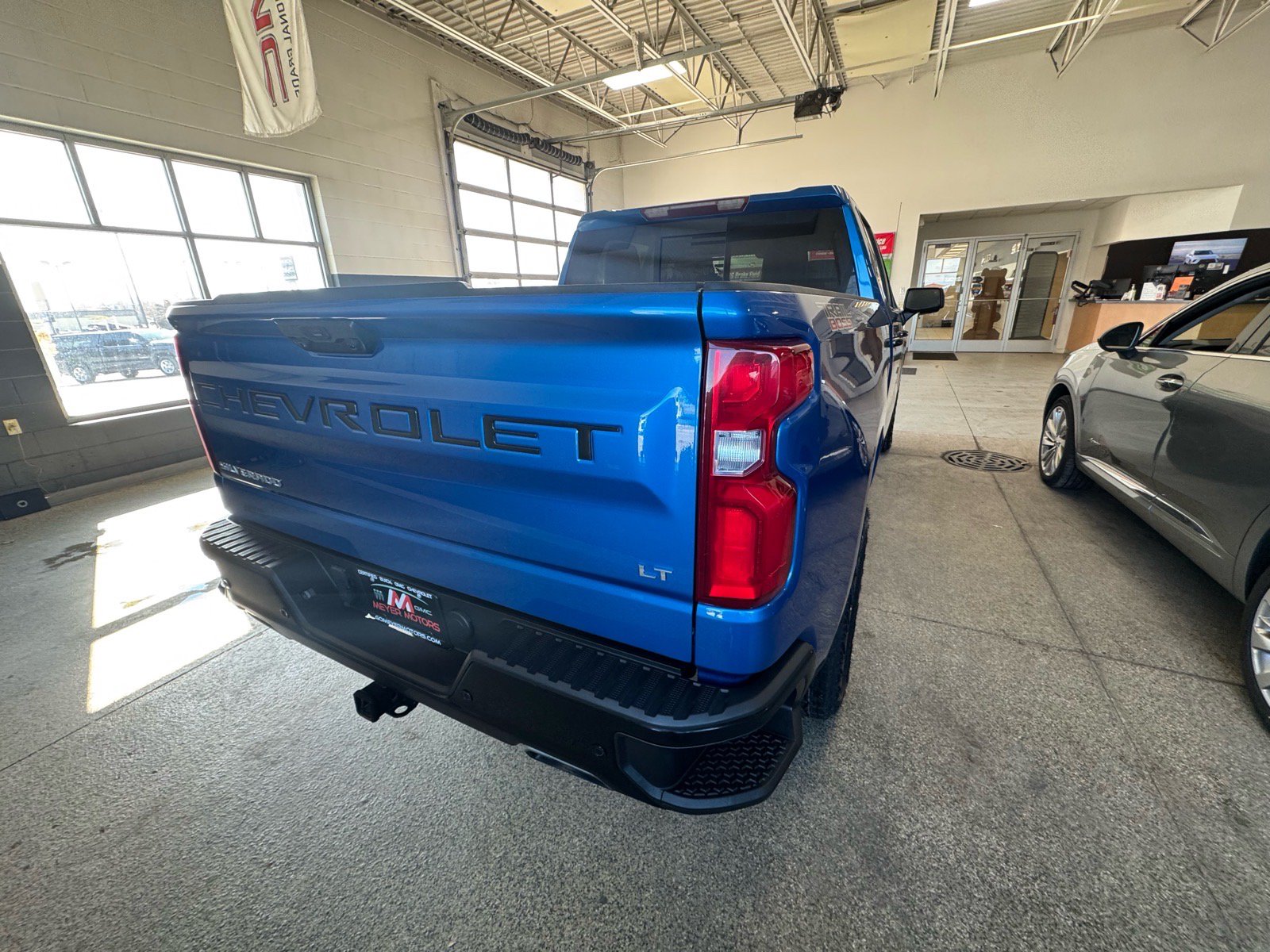 Used 2024 Chevrolet Silverado 1500 LT Trail Boss w/ LT Trail Boss Premium Package AWD/4WD image 5