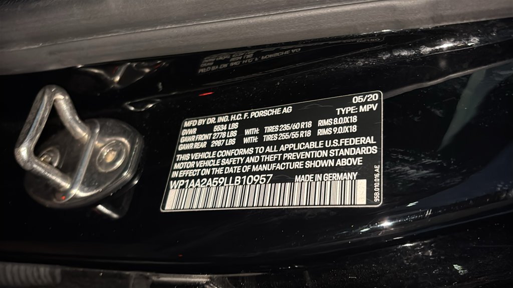 Used 2020 Porsche Macan AWD/4WD image 36