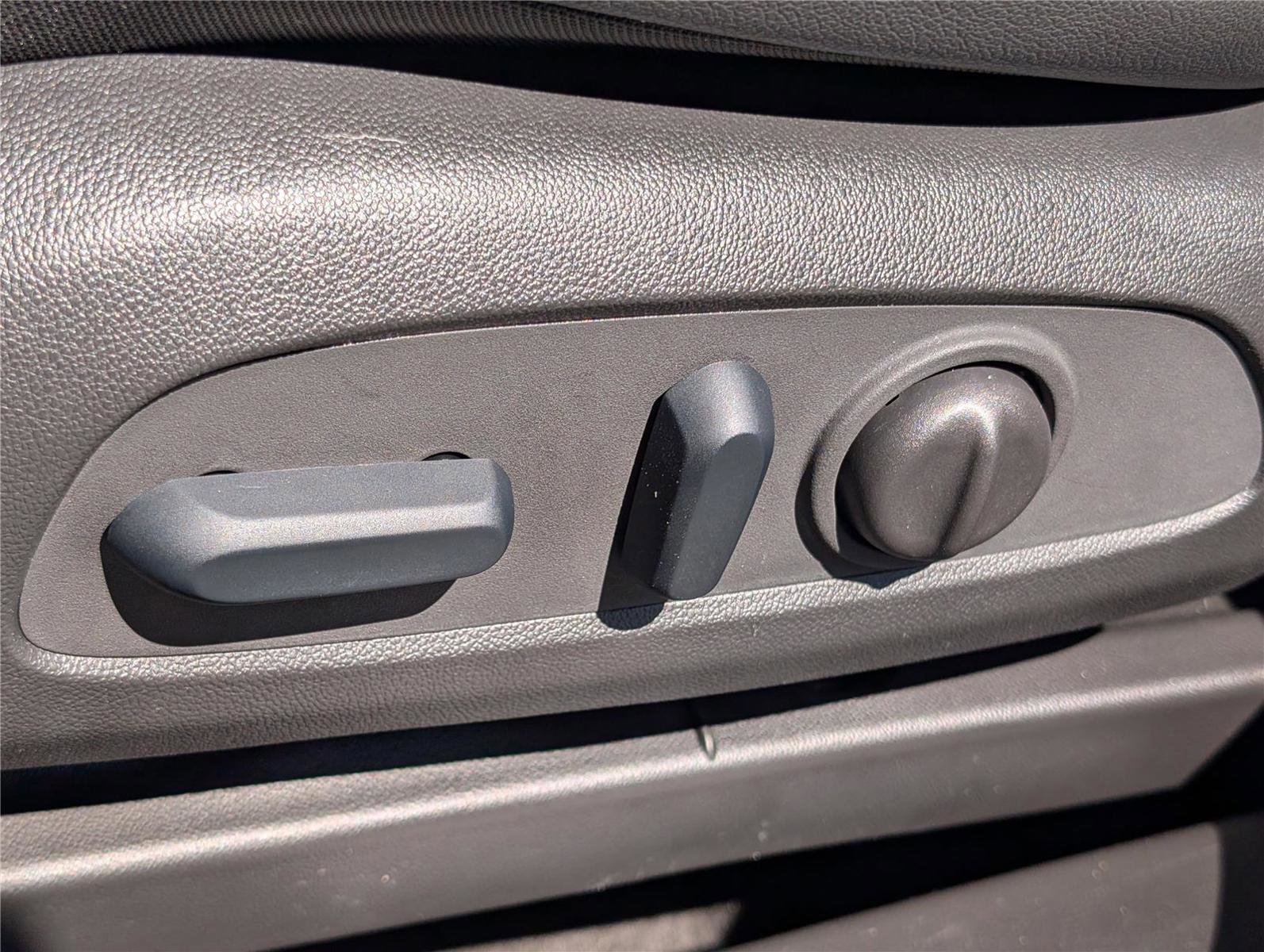 Used 2023 Buick Encore GX Preferred w/ Cold Weather Comfort Package image 19