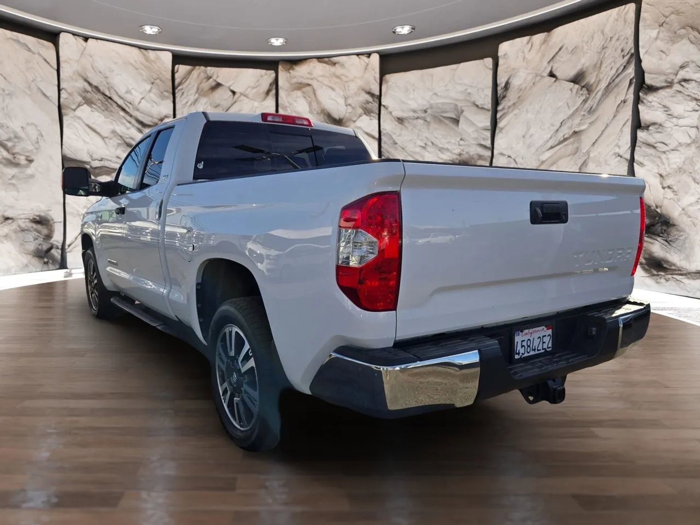 Used 2017 Toyota Tundra SR5 image 6