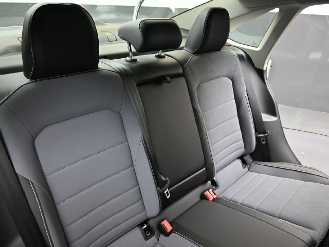 Used 2026 Volkswagen Jetta SE FWD image 16