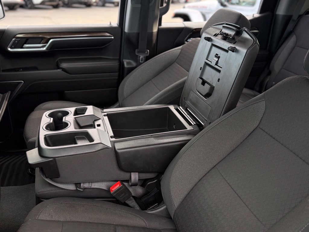 Used 2024 Chevrolet Silverado 1500 LT AWD/4WD image 24