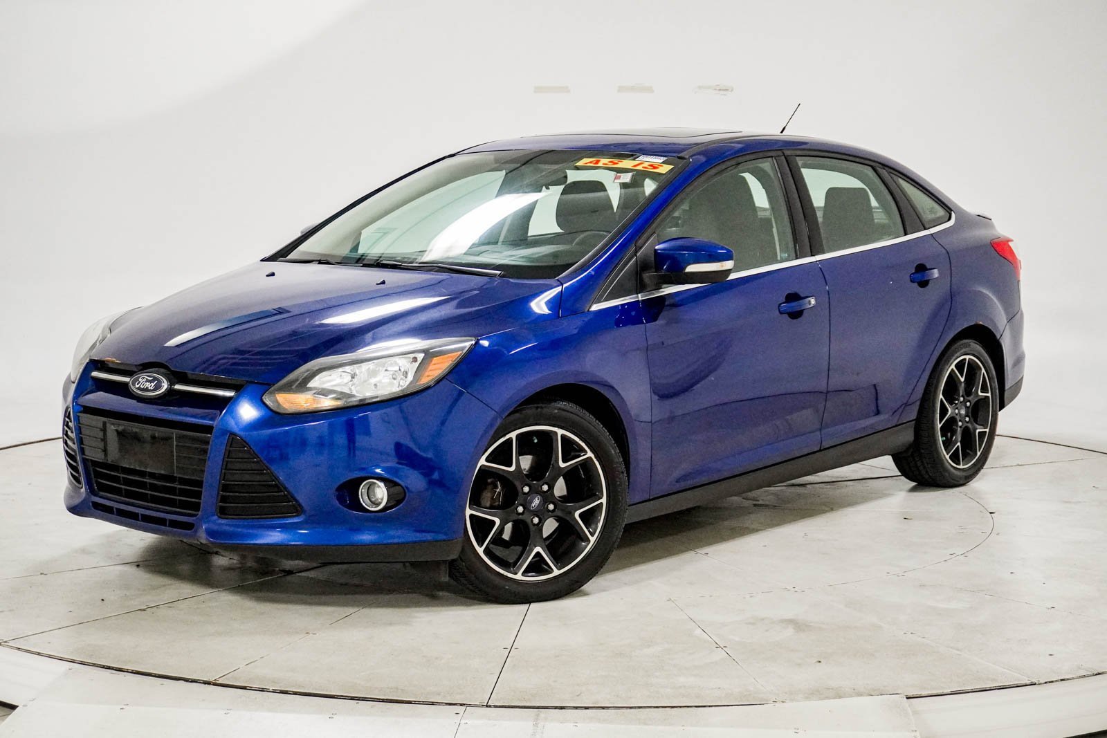 Used 2012 Ford Focus Titanium w/ SEL/Titanium Winter Pkg