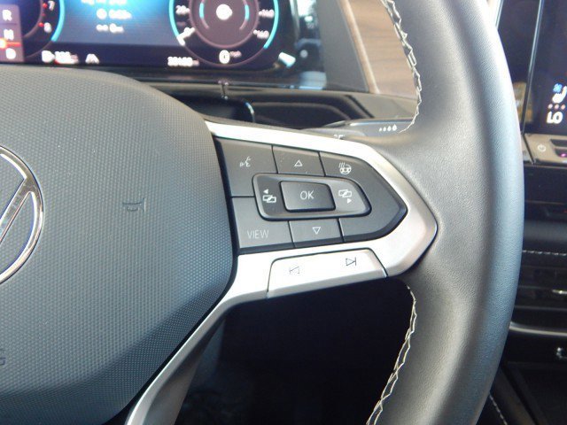 Used 2024 Volkswagen Atlas SE image 28