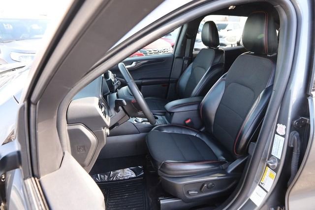 Certified 2024 Ford Escape ST-Line image 9