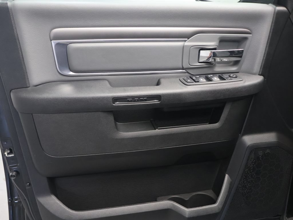 Used 2022 RAM 1500 Classic SLT AWD/4WD image 15
