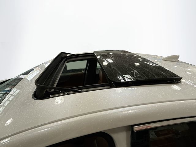 Used 2016 Chevrolet Malibu Premier w/ Driver Confidence Package II FWD image 24